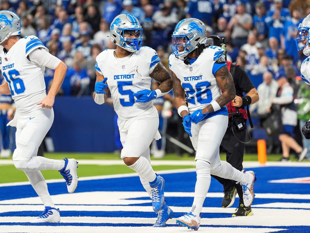 Jahmyr Gibbs, David Montgomery Turn Heads in Commercial for Iconic Detroit  Brand - Athlon Sports