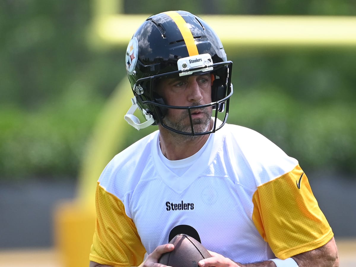 Aaron Rodgers' Gesture Toward Young Packers Fan Turns Heads - Athlon Sports