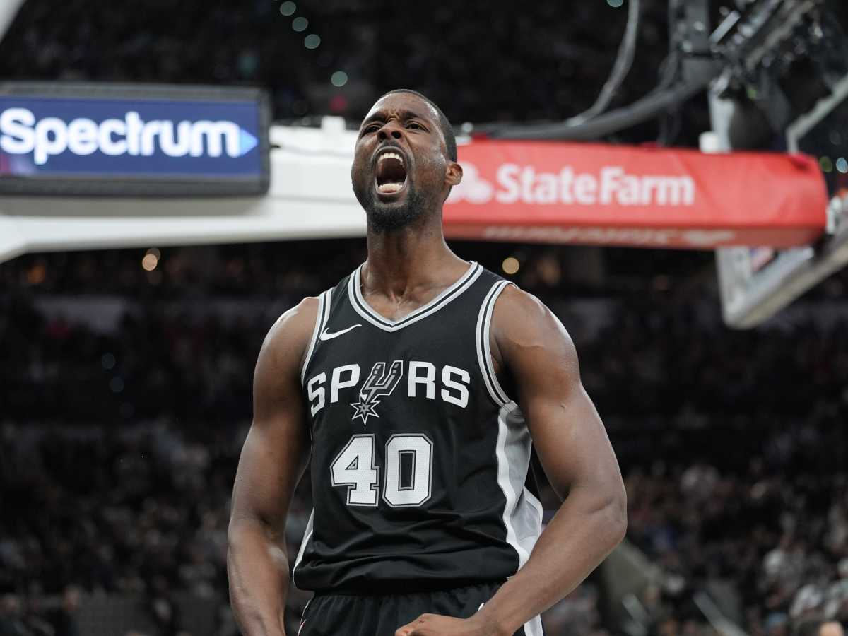 San Antonio Spurs' Harrison Barnes Wins Prestigious Community Award -  Athlon Sports