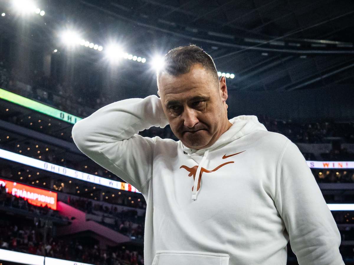 Texas Defensive End Receives Crushing Injury News - Athlon Sports