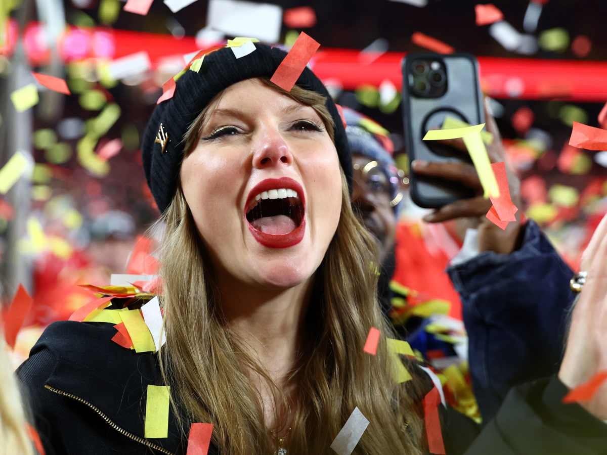 Taylor Swift's Latest Like on Instagram Leaves Fans in Tears - Athlon Sports
