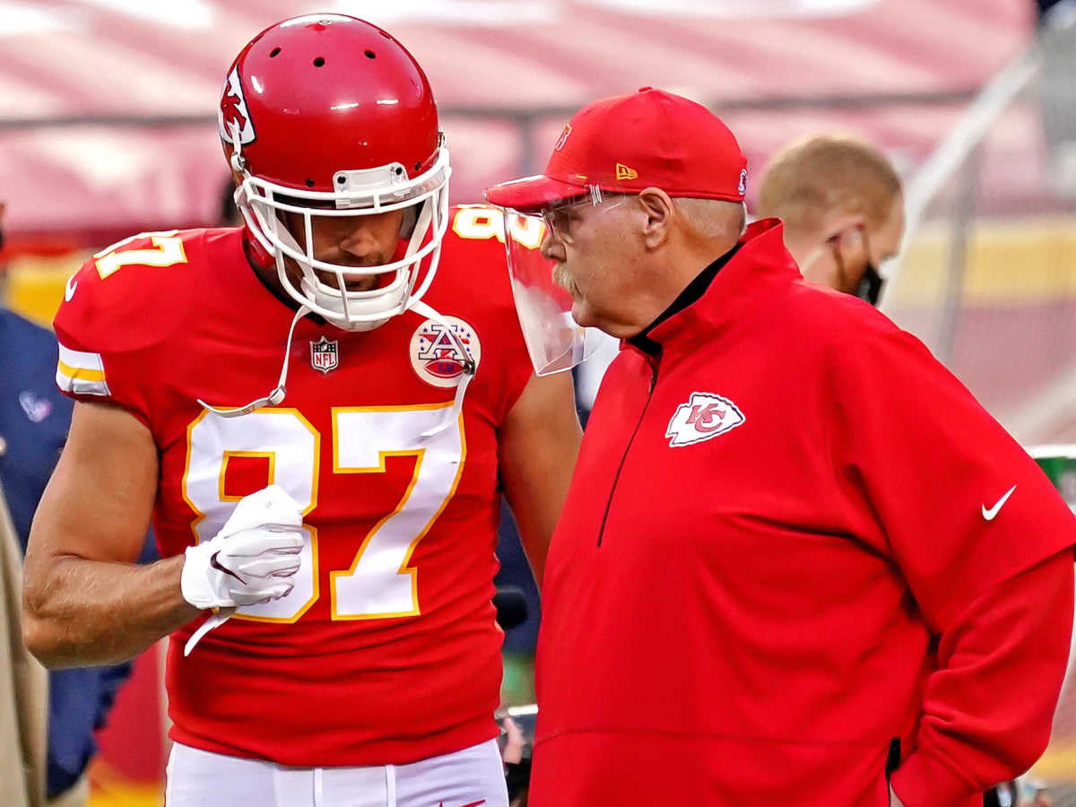 Chiefs Make Move at Travis Kelce's Position Amid NFL Free Agency - Athlon Sports