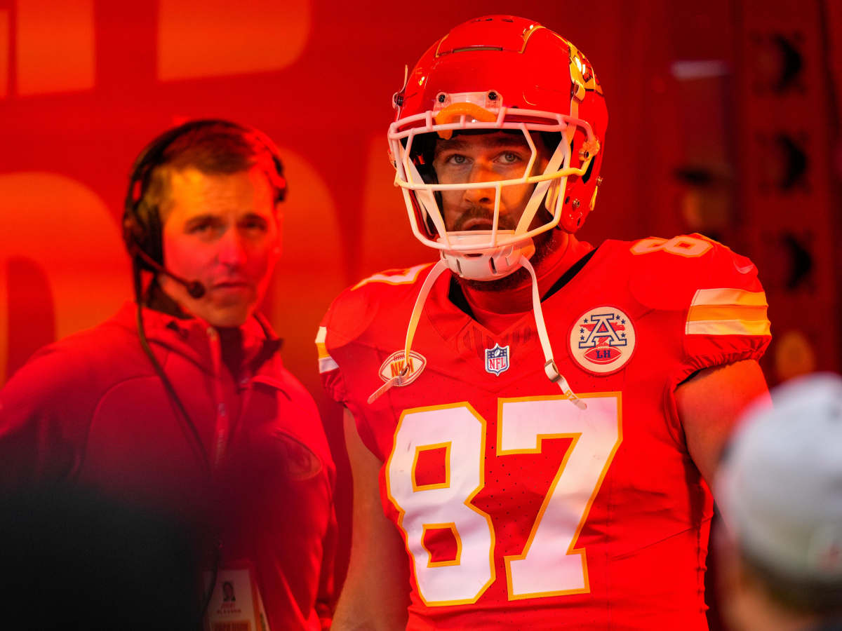 Rob Gronkowski Gives Kansas City Chiefs' Travis Kelce Shocking Career Advice  - Athlon Sports