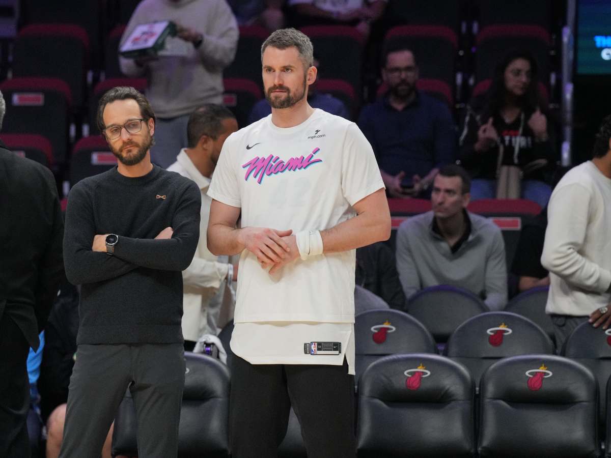 NBA World Reacts to Kevin Love's Painful Personal Announcement - Athlon Sports
