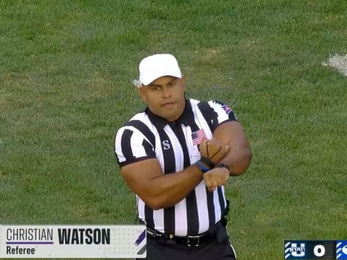 Look: Photos Of This College Football Ref Are Going Viral
