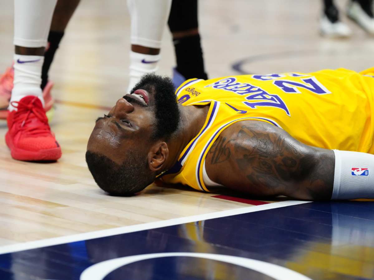 LeBron James Getting Absolutely Roasted For Final Play Of Lakers Nuggets Athlon Sports