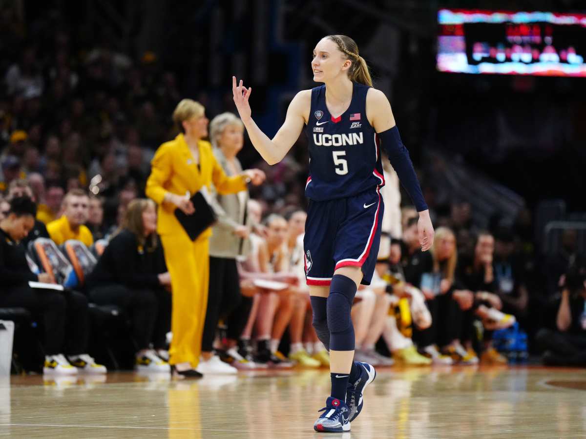 Paige Bueckers Receives Kyrie Irving Comparison With Recent UConn Workout Videos Athlon Sports