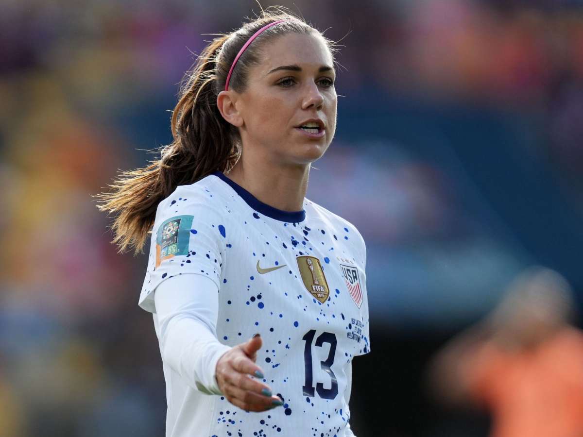 Alex Morgan s 5 Word Message To Player Who Took Her Jersey Number Athlon Sports