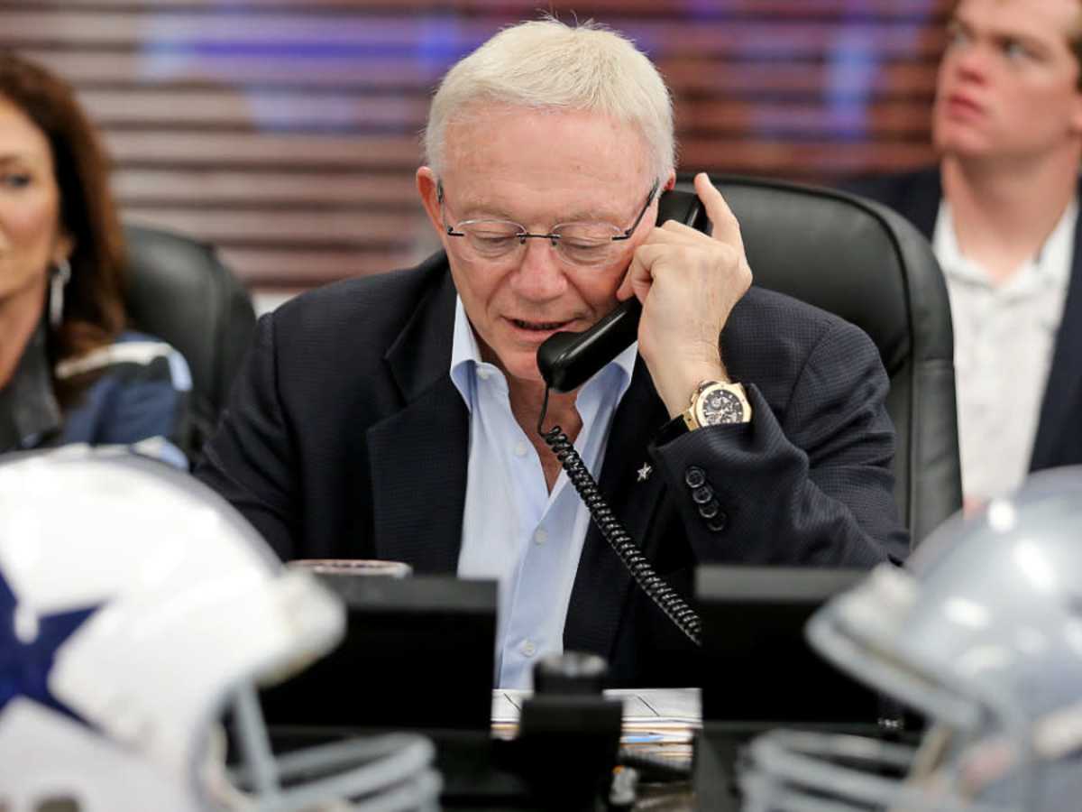 Jerry jones watch hot sale