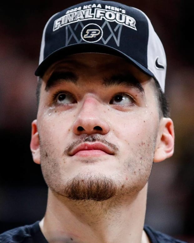 Zach Edey Baseball Footage From 2017 Goes Viral As Purdue Star Prepares