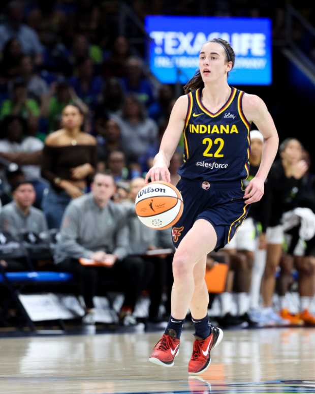 Caitlin Clark Is Blowing Up Online After Scoring First WNBA Basket ...