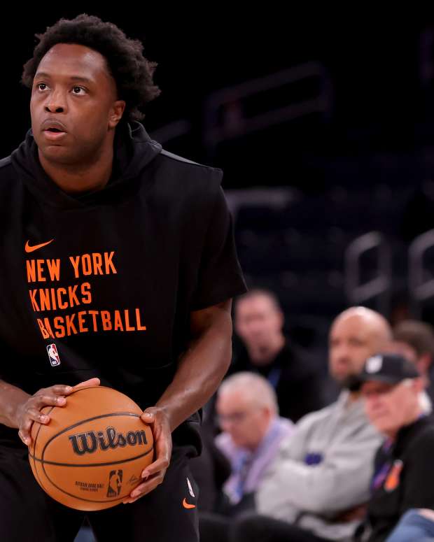 May 19, 2024; New York, New York, USA; New York Knicks forward OG Anunoby (8) warms up before game seven of the second round of the 2024 NBA playoffs against the Indiana Pacers at Madison Square Garden.