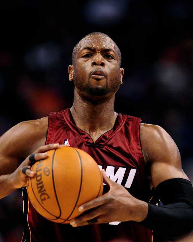 Former Heat guard (3) Dwayne Wade playing against the Suns in 2010