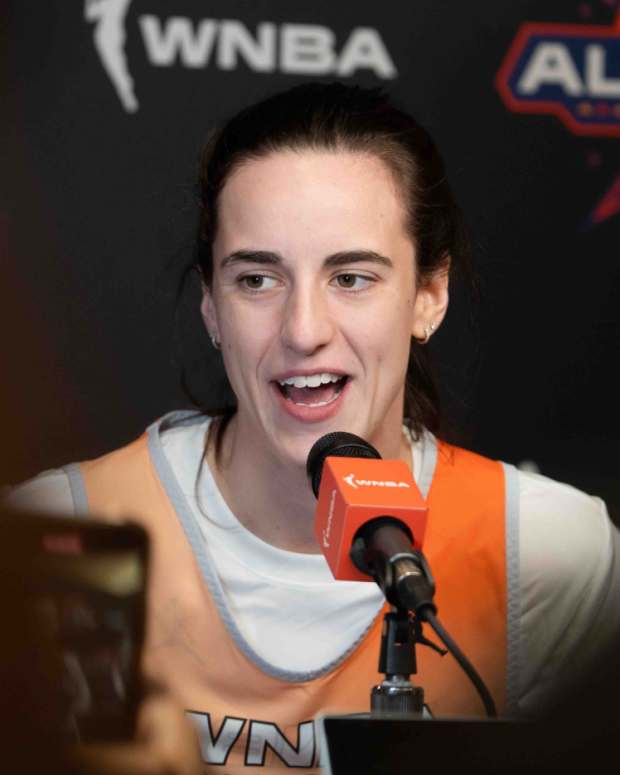 Everyones Saying The Same Thing About Caitlin Clarks First WNBA