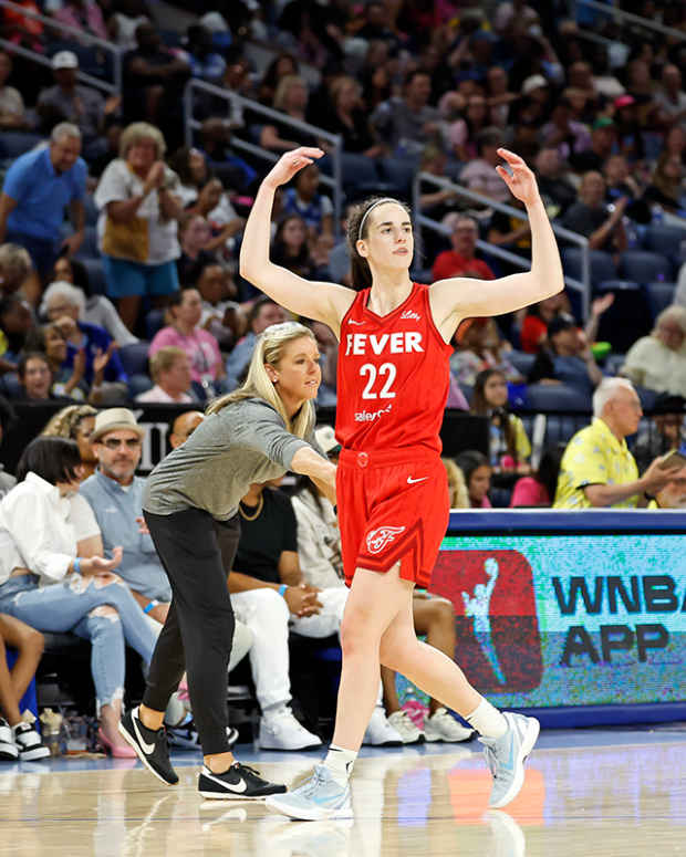 Indiana Fever guard Caitlin Clark (22)