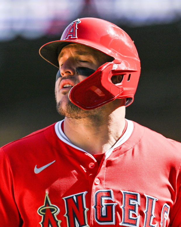 The Sports Report: Dodgers' Huge Setback! Nl West Lead Nearly Gone After Angels Loss - 69m6t61