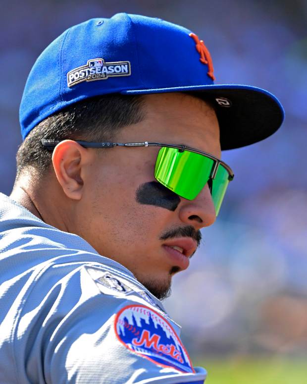 New York Mets third baseman Mark Vientos (27)