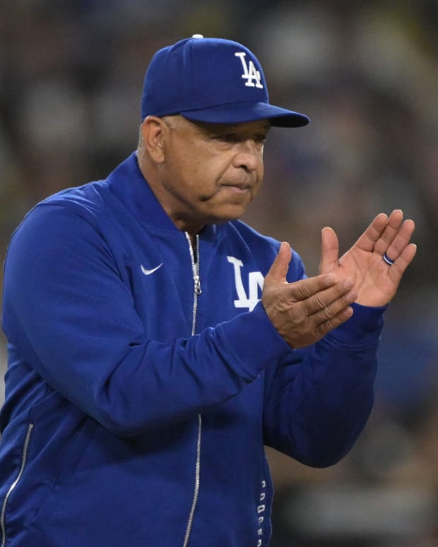 Dave Roberts Explains Teoscar Hernandez'S Absence: A Detailed Breakdown! - 9tpthhi