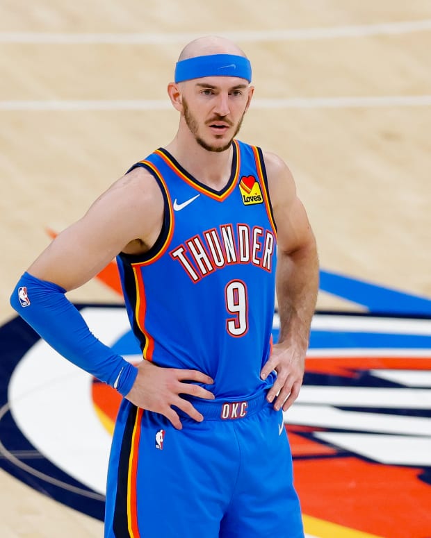 Oklahoma City Thunder guard Alex Caruso (9).