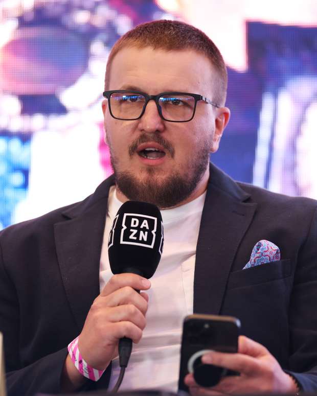 усик ibf