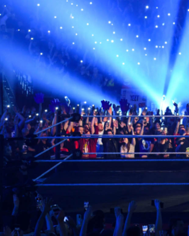 Fans during WWE Monday Night Raw entrance