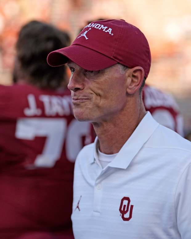 Oklahoma Sooners head coach Brent Venables