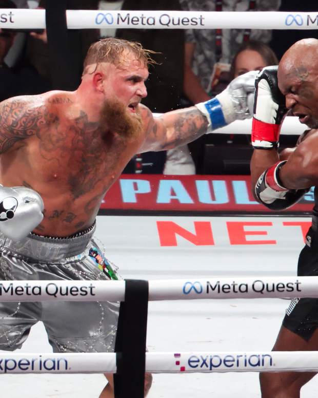 Jake Paul fights Mike Tyson at AT&T Stadium.