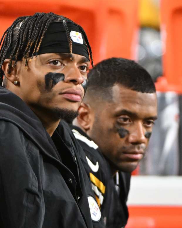 Pittsburgh Steelers quarterbacks Justin Fields, Russell Wilson