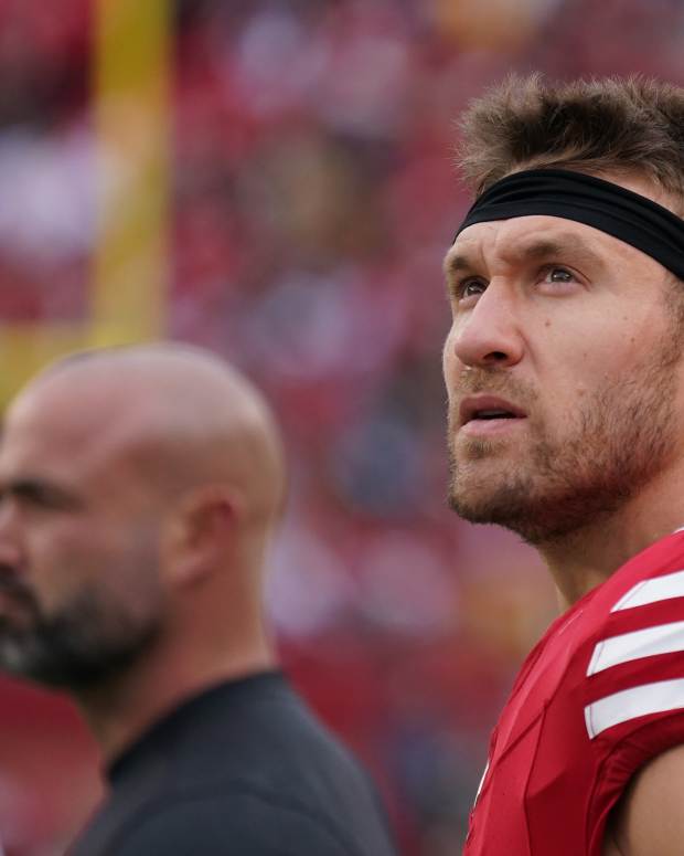 San Francisco 49ers fullback Kyle Juszczyk (44) on the sideline against the Seattle Seahawks in the second quarter at Levi's Stadium. Mandatory Credit: David Gonzales-Imagn Images