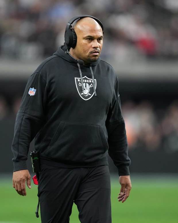 Las Vegas Raiders coach Antonio Pierce.