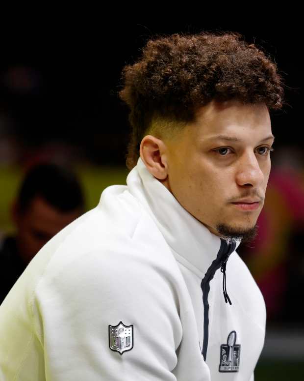 Patrick Mahomes' Workout Photo Turns Heads as Fans Find Him Unrecognizable - Athlon Sports