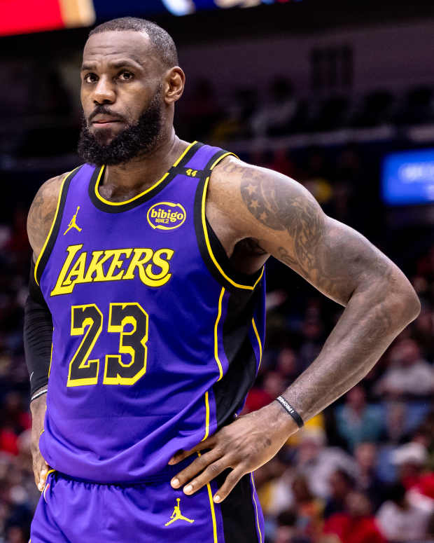 Lakers Rookie Gets Priceless Gift From Kevin Durant Athlon Sports