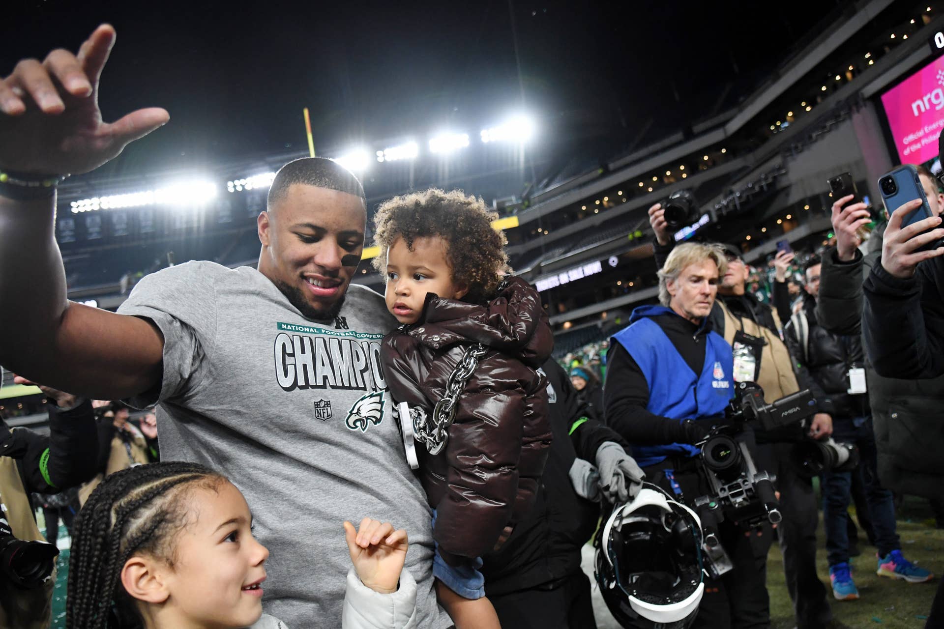 Saquon Barkley's Daughter Goes Viral for Heartwarming Message Before 2025  Super Bowl - Athlon Sports