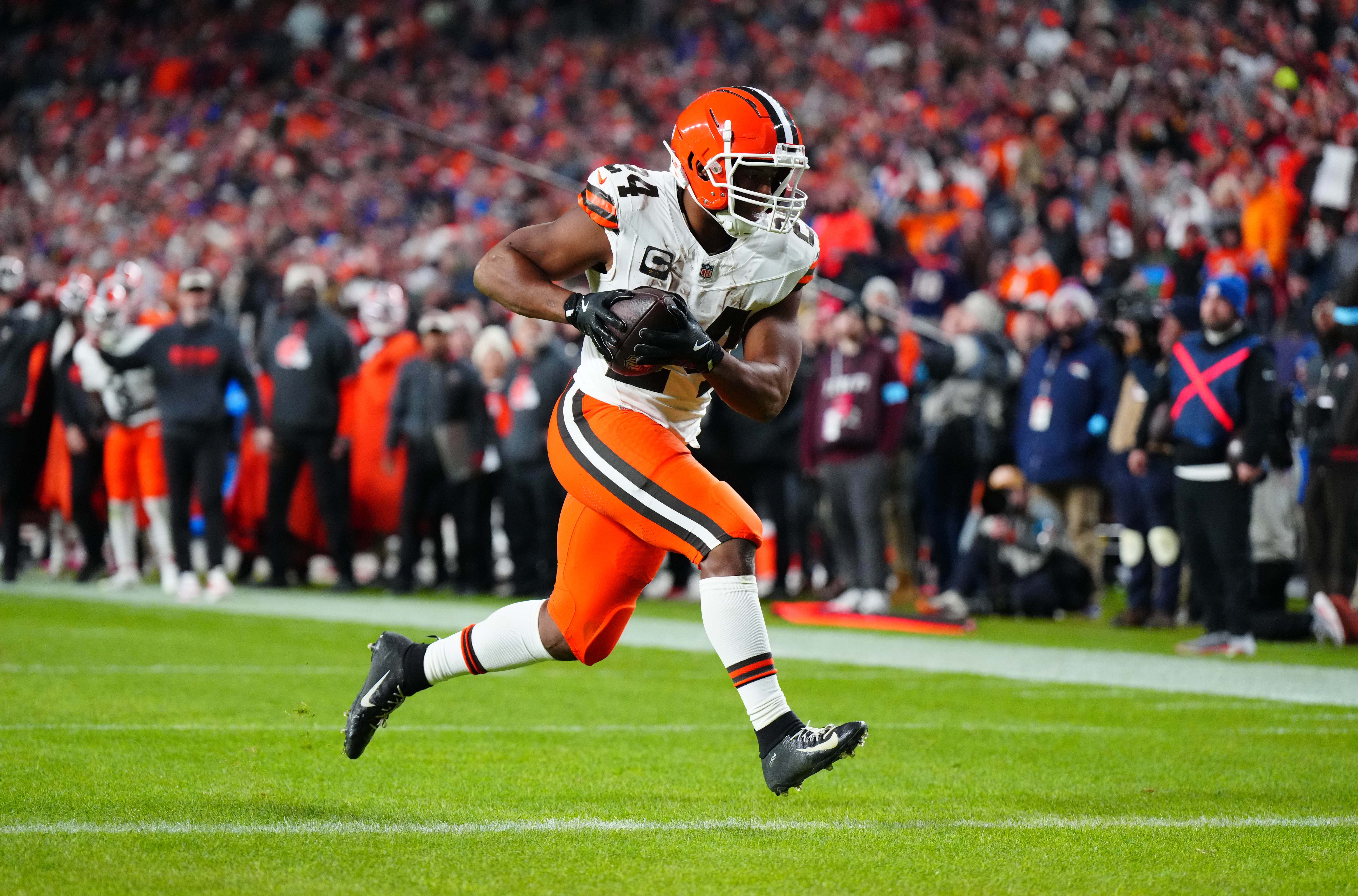 Kansas City Chiefs Signing Nick Chubb Urged Despite Brutal Problem