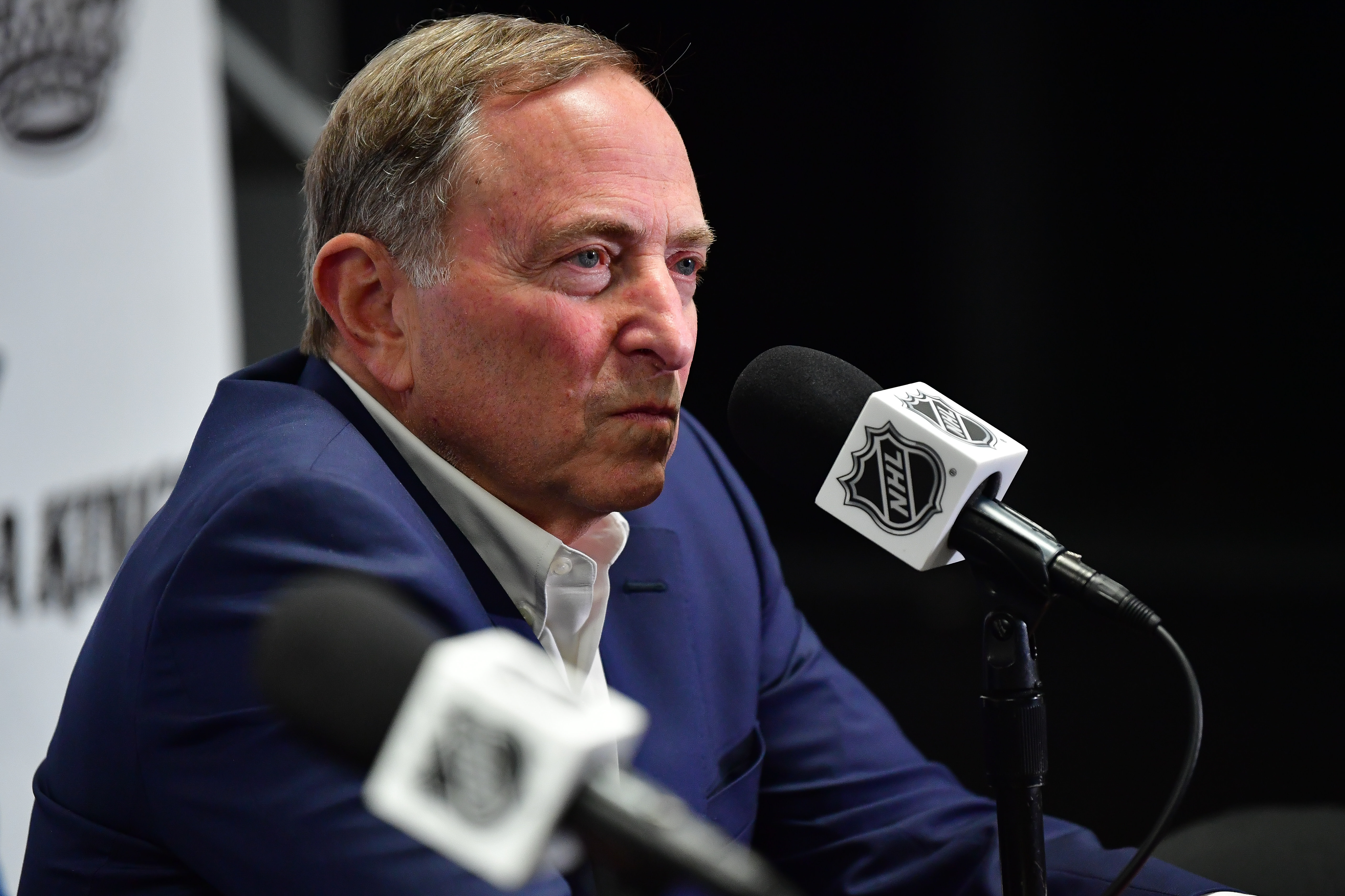 NHL Commissioner Gary Bettman Reacts to NBA Betting Scandal - Athlon Sports