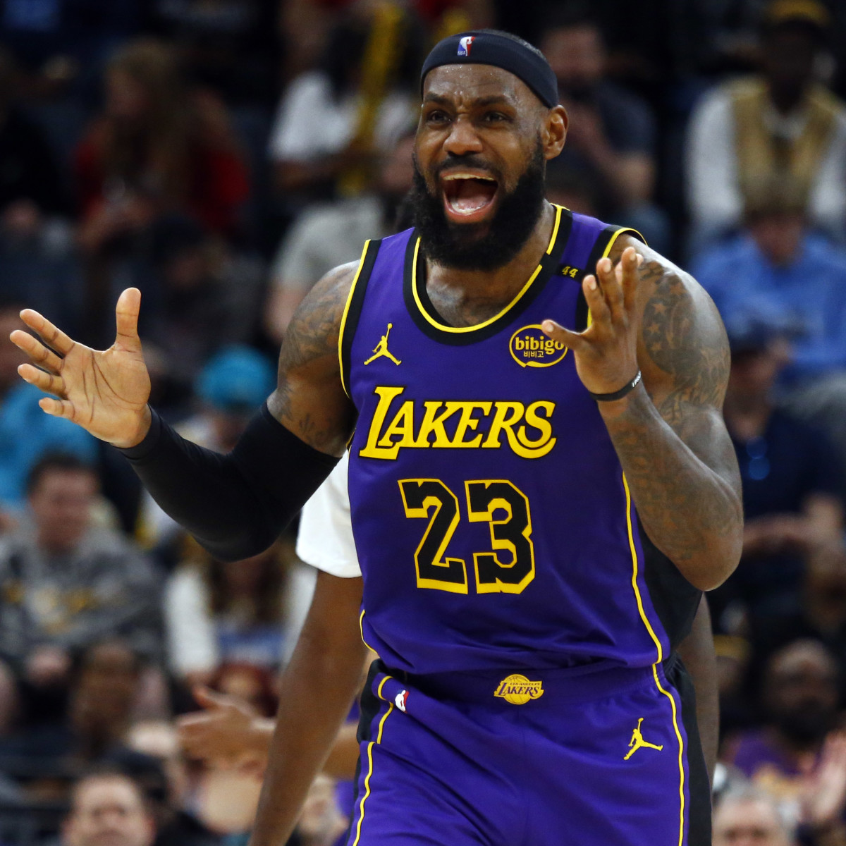 lebron jersey foot locker