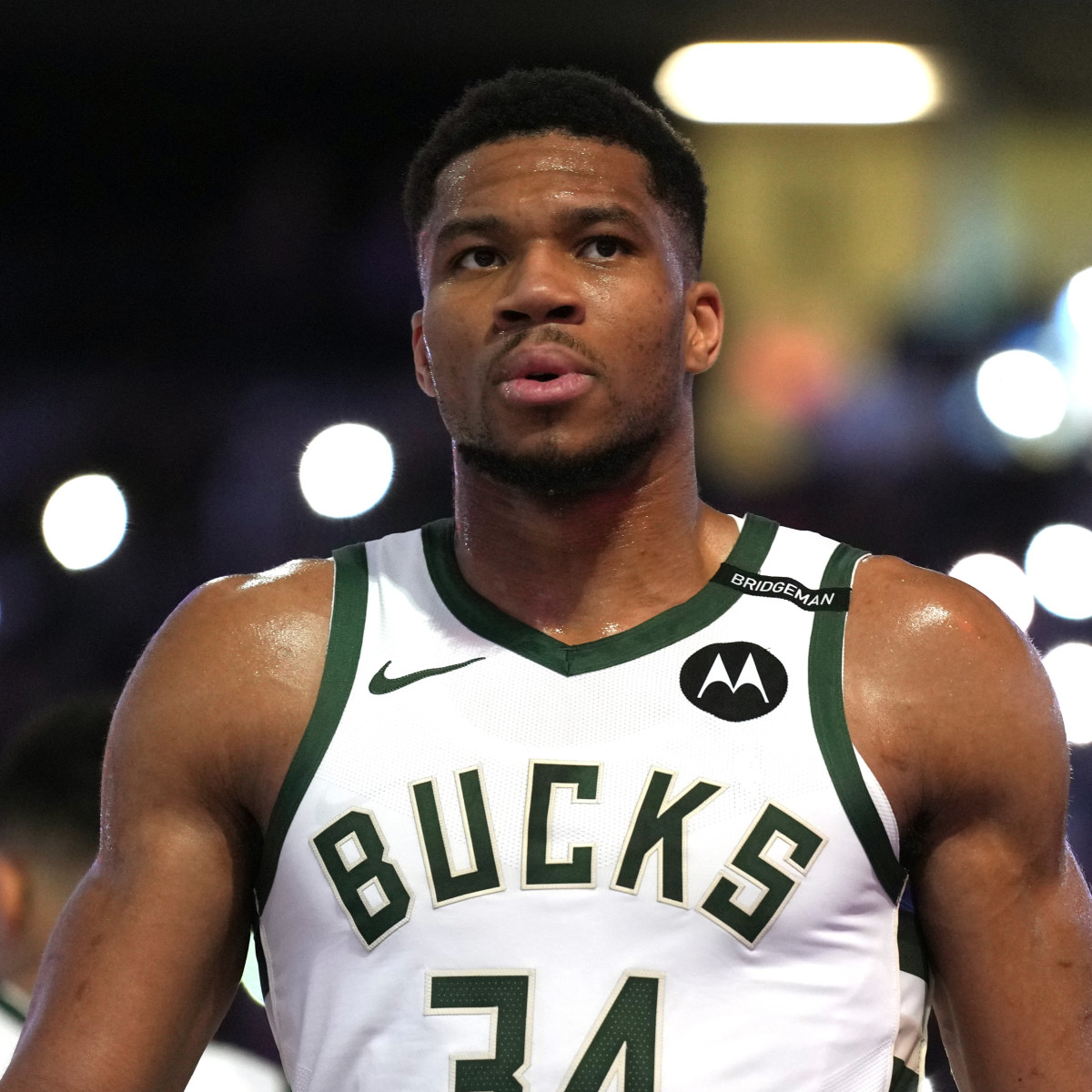 その他 GIANNIS ANTETOKOUNMPO Giannis Antetokounmpo Announces Career News on Thursday - Athlon