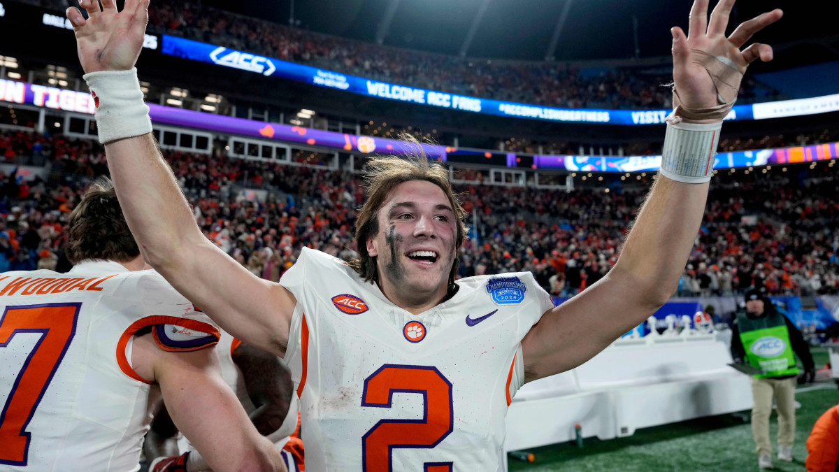 Cade Klubnik, Clemson's Defensive Stars Headline ESPN's Way-Too-Early 2025  All-America Team - Athlon Sports