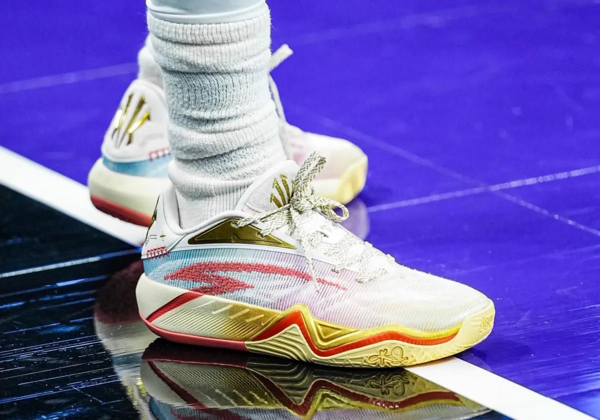 kyrie irving shoes latest 2019