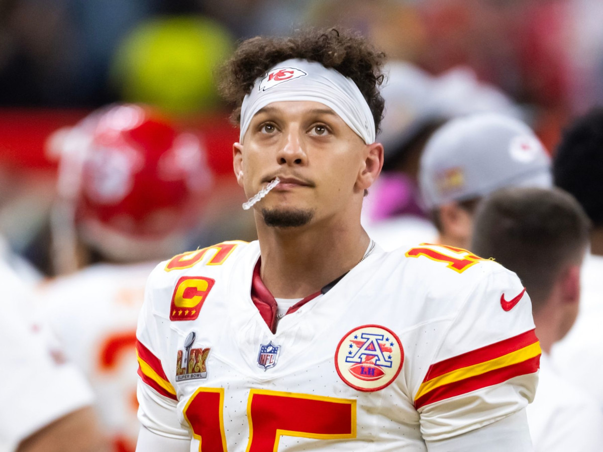 Over the past 5 years, Patrick Mahomes has supported dozens of students in pursuing higher education through annual scholarships — a commitment born from his belief that educational opportunities can change the future. He affirms that education is the key to sustainable change and continues to empower young people through the 15 and the Mahomies Foundation, which focuses on giving children better access to healthcare, sports, and learning pathways. Steadfast yet humble, Mahomes not only creates opportunities but also plants hope and inspiration, building a foundation for stronger communities. 📚 – manh