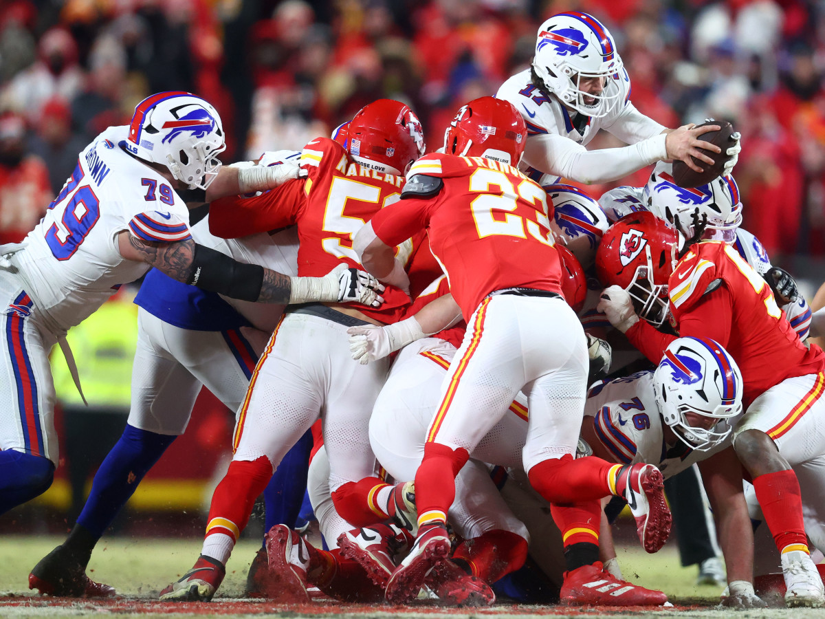 NFL Officials Will Hate What's Trending After Controversial 1st-Down Call  in Chiefs-Bills - Athlon Sports