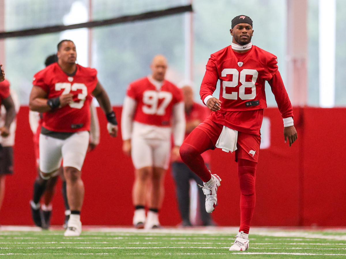 Deion Sanders' Ex-Wife Has Three-Word Reaction to Buccaneers' Shilo Sanders  Post - Athlon Sports