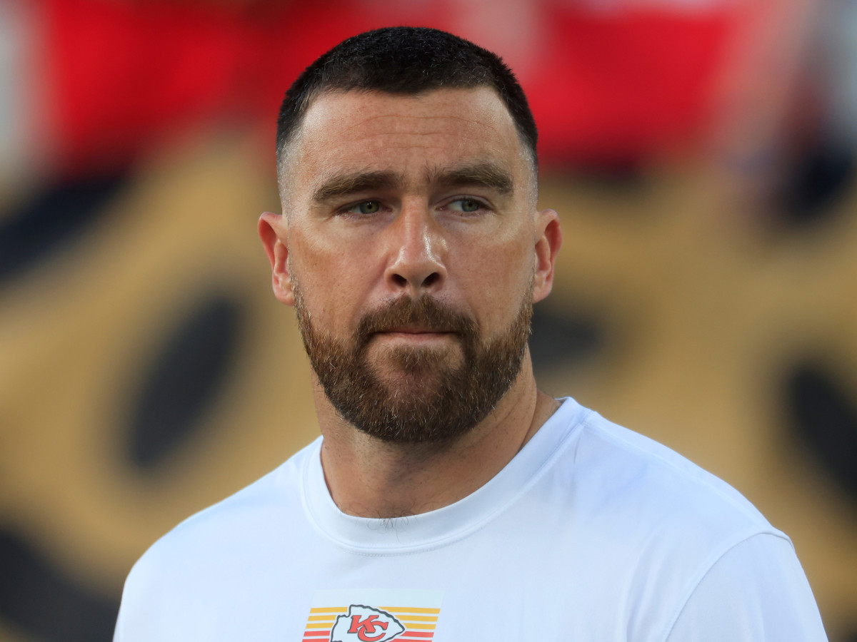 Chiefs TE Travis Kelce's Outfit Draws Attention Before Raiders Game - Athlon Sports