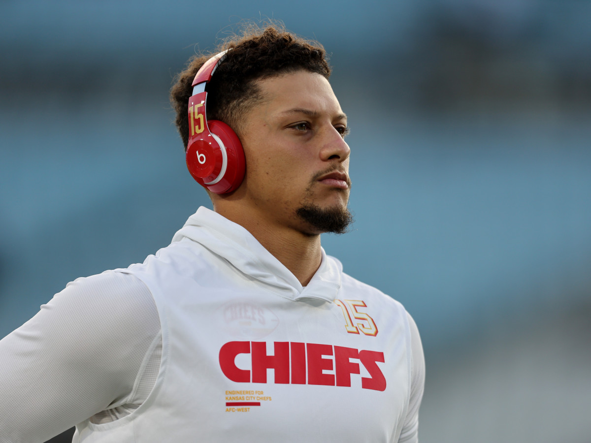 Patrick Mahomes' Brother Reacts to Chiefs Star's $1.5 Million News - Athlon  Sports
