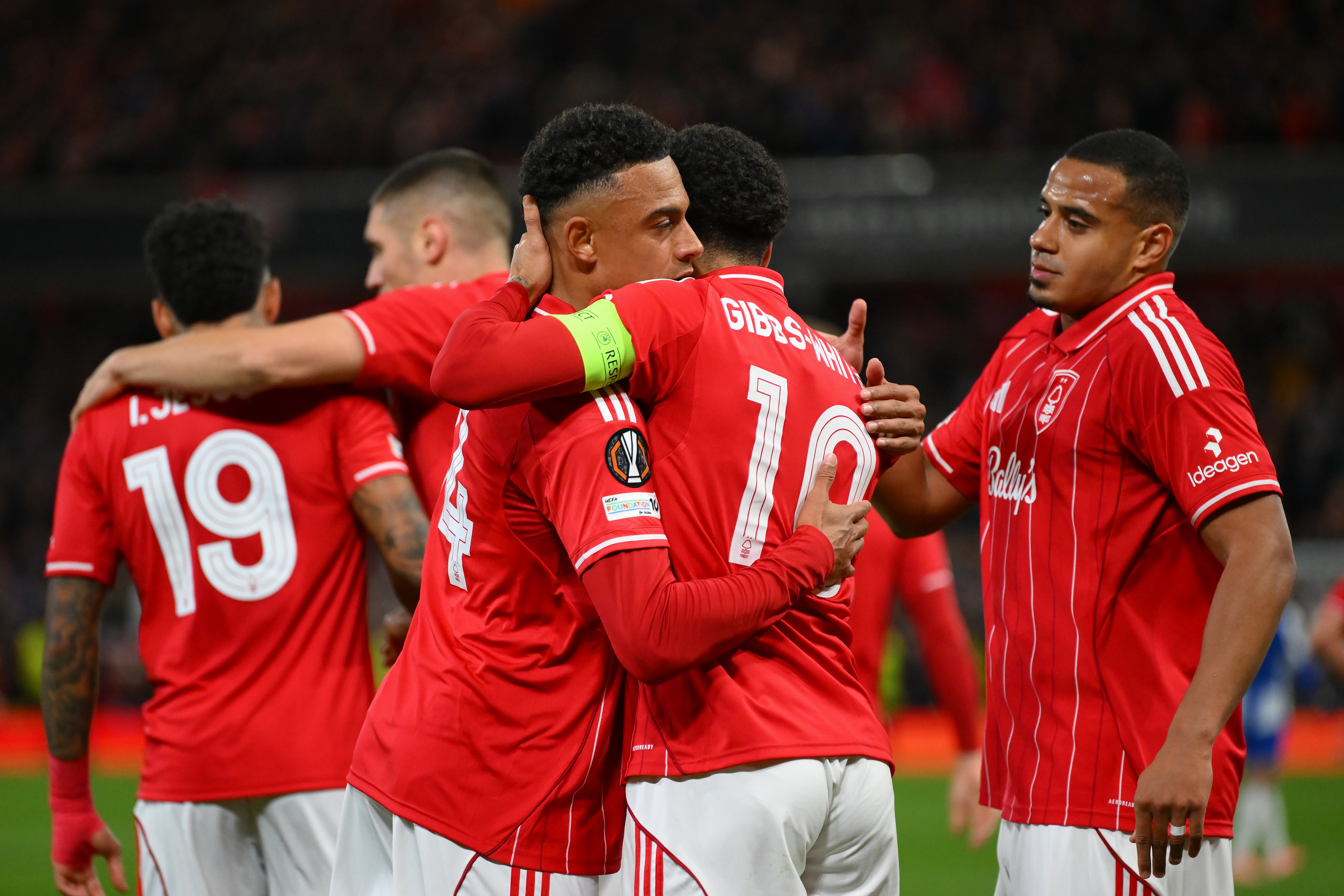 Nottingham Forest vs Manchester United Lineups, Live Streaming, How & Where  to Watch on TV - Athlon Sports