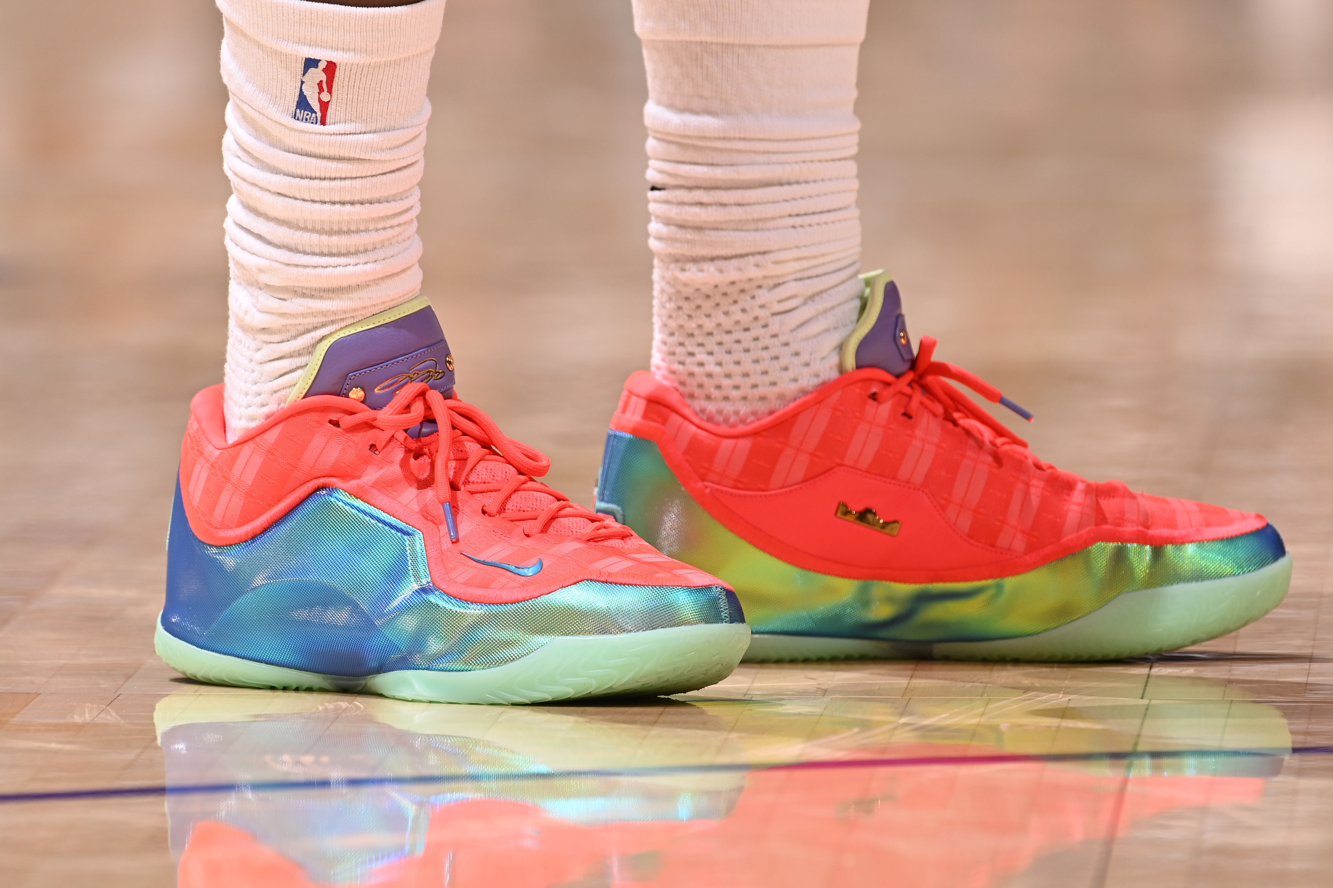 lebron james christmas sneakers