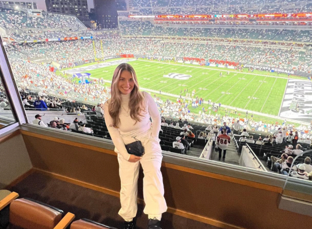 Photo: Joe Burrow's Girlfriend Reacts To His Pregame Outfit - The