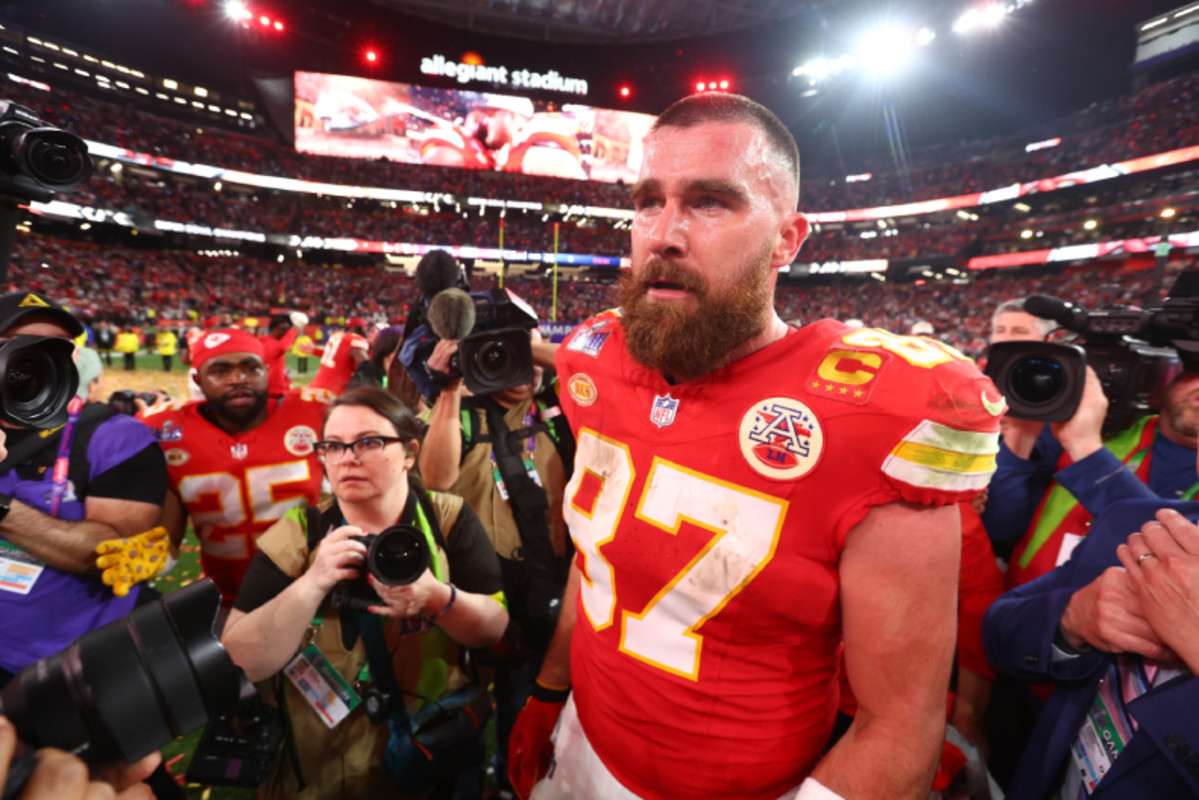 Travis Kelce Aims for Third-Straight NFL Title with Chiefs Amid Relationship Speculation