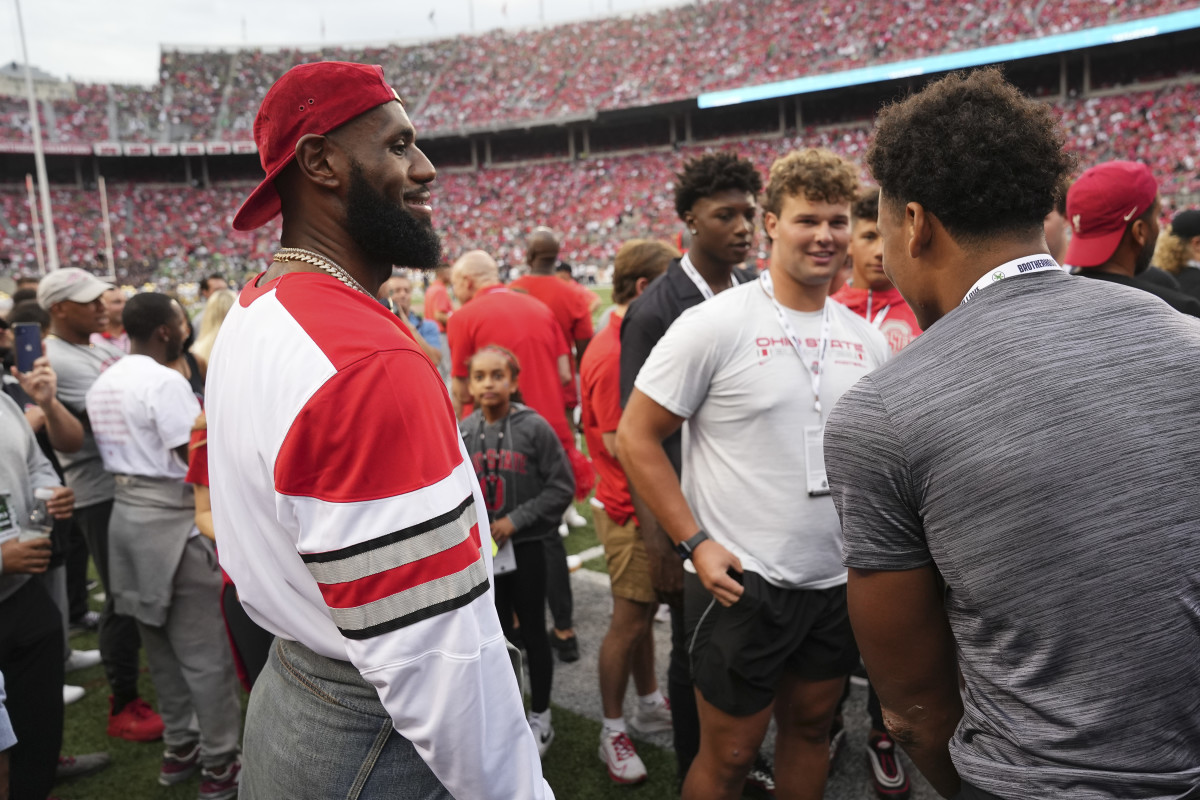 LeBron James, Bryce Harper Cheer for Ohio State in Title Game - BVM Sports