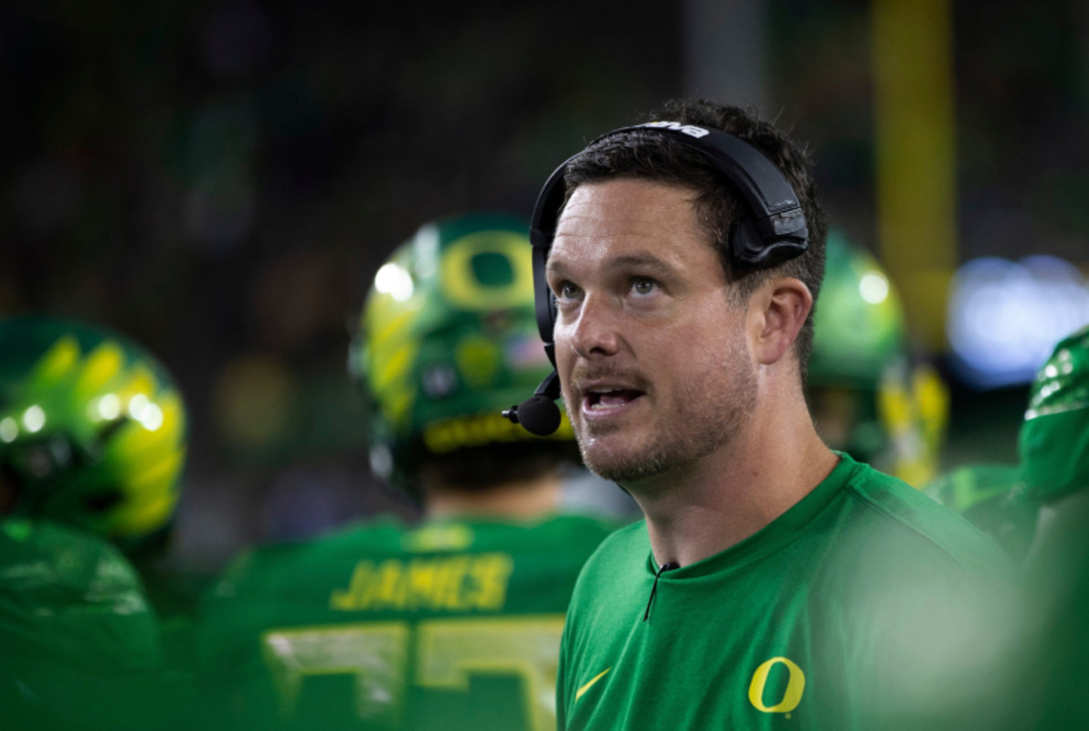 Fans Criticize Oregon Ducks Coach Dan Lanning For Risky Decision In ...